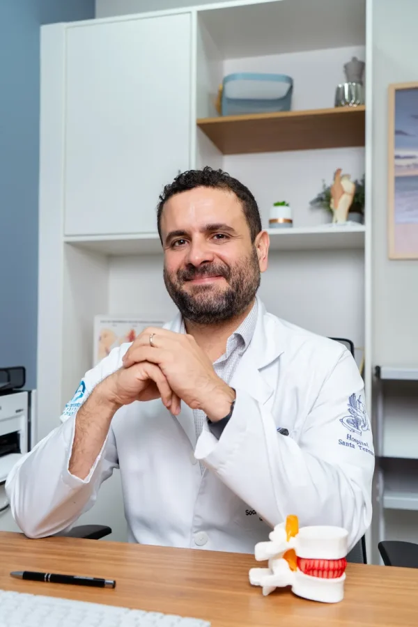 Dr. Guilherme Schutz, ortopedista de coluna do COT